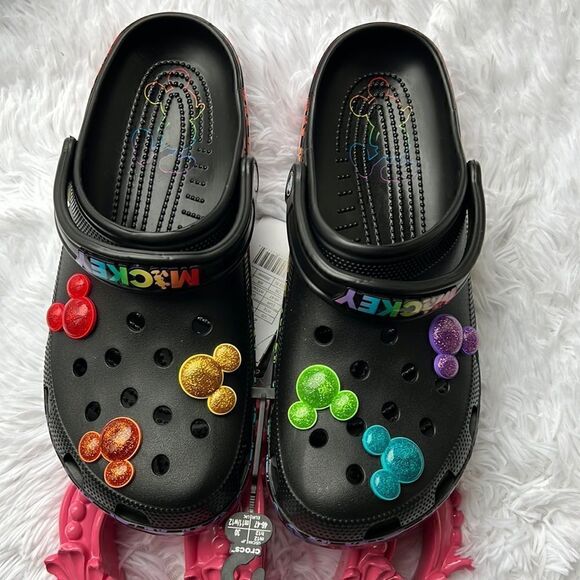 Crocs Classic Disney Clog Rainbow Celebration - Picture 14 of 14